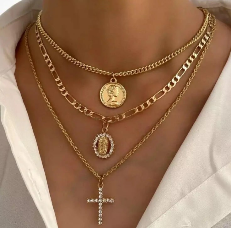 thumbnail image 2 of 10K Yellow Gold Plated Cuban Link Collar Necklace With Butterfly Charm Pendant – Mercado Express 2 of 6